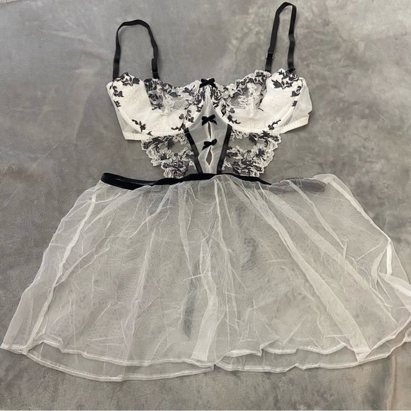 NEW Victoria’s Secret very sexy Wicked Embroidered Babydoll lingerie 4363 - Picture 5 of 11